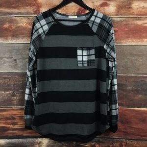 Plaid thin sweater top crew boutique swing tee